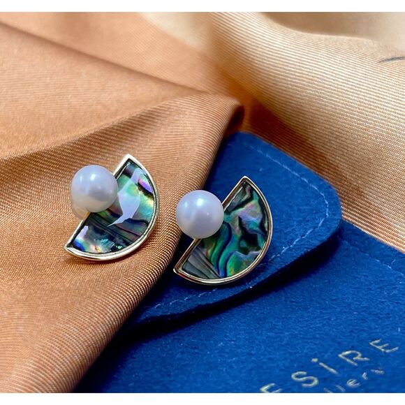 Freshwater Pearl & Abalone Shell Half Moon Gold Stud Earrings Retro Smll Jewelry - Picture 1 of 4